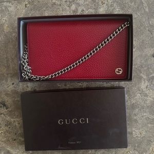 Gucci wallet on chain red